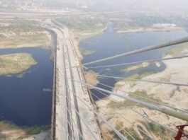 Delhi vs. Other Metros: A Plot Development Comparison