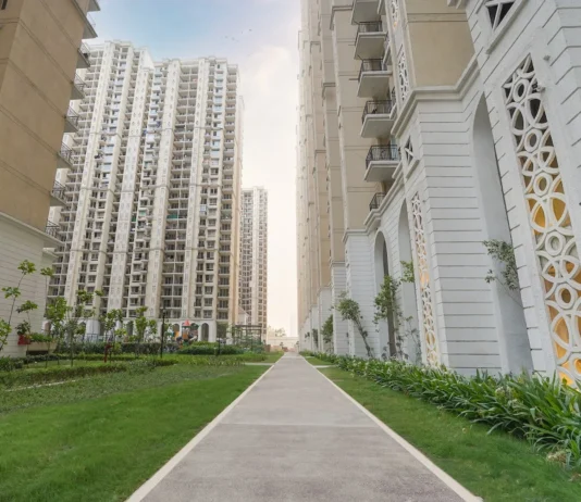Prateek Grand City